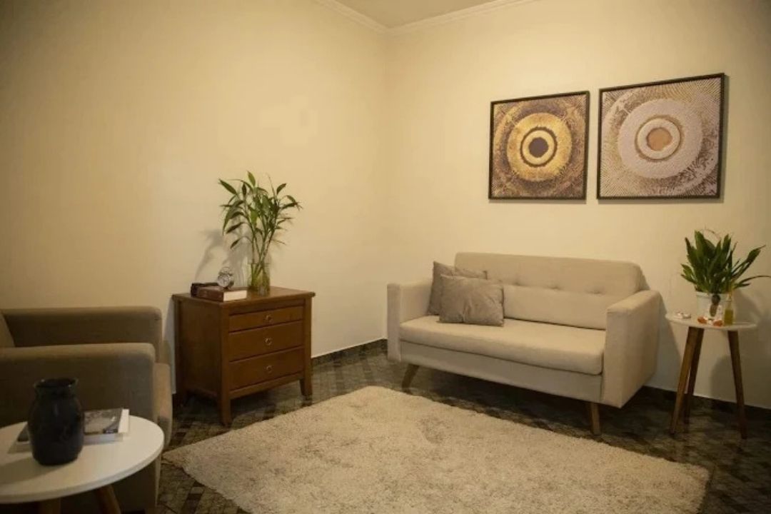 Ambiente acolhedor da clínica Amarelo Ipê