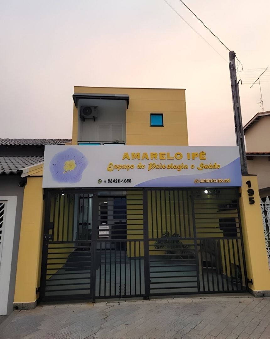 Sala de atendimento da clínica Amarelo Ipê